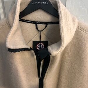 Never Worn Canada Goose Fleece
